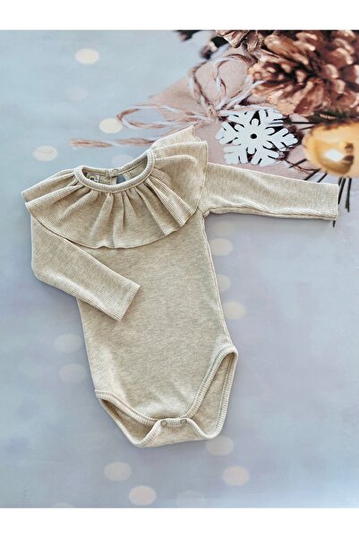 Mini Kids Baby بدلة قطعة واحدة للفتيات الصغيرات ذات الياقة المكشكشة باللون البيج