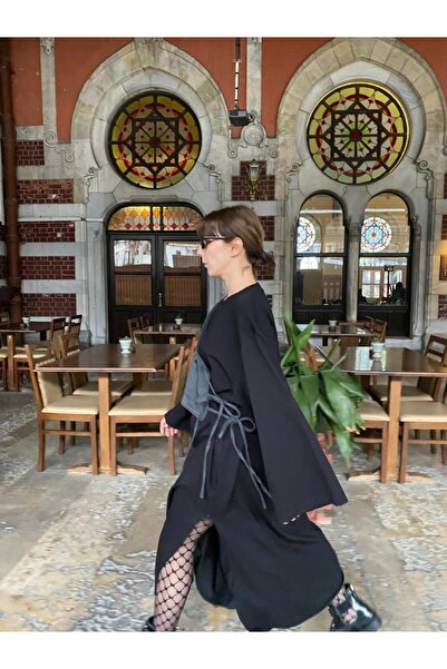 Pastelist. Oversize Tek omuz bağlama detaylı yelek