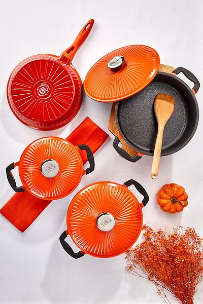 Taç Valeriya Cast Lid 7 Piece Cookware Set Orange Red