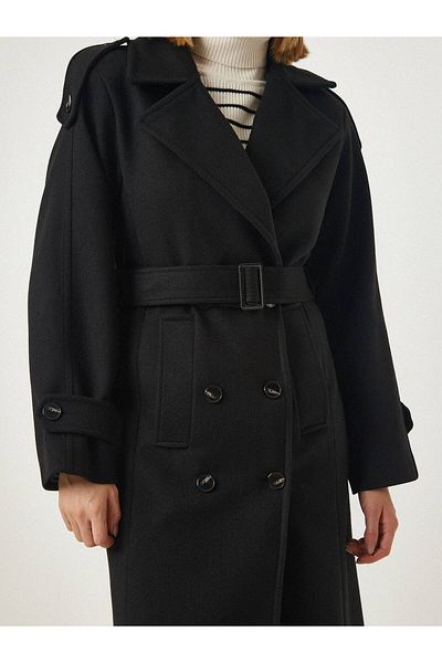 Laluvia Černé nárameníky Belted Coat- 500002