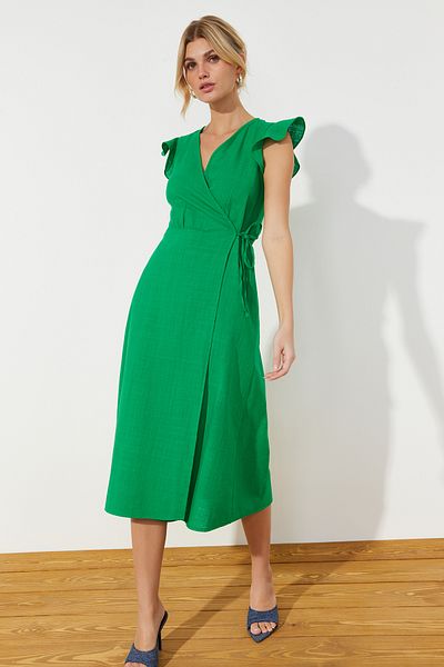 Trendyol Collection Zelený dvouřadý volán s detailním plátěným vzhledem Midi tkané šaty TWOSS24EL00071