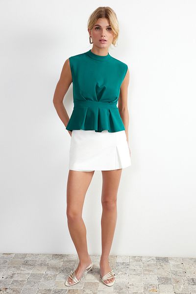 Trendyol Collection Zöld nyakú ujjatlan szőtt blúz TWOAW23BZ00559