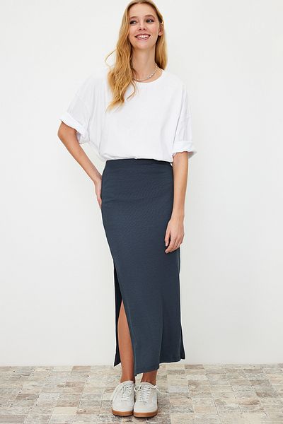 Trendyol Collection Világos antracit hasított, részletesen illeszkedő, magas derékú, bordázott, rugalmas maxi kötött szoknya TWOSS22ET0449