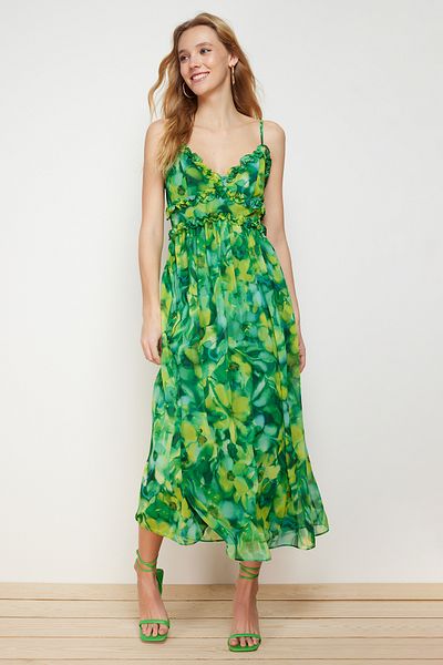 Trendyol Collection Grünes A-Cut-Maxikleid aus gewebtem Chiffon mit Blumenmuster, Rüschendetail und Futter TWOSS23EL02013