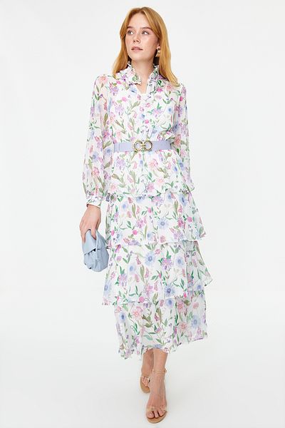 Trendyol Modest Blaues, mit Gürtel gefüttertes, gewebtes Kleid aus Chiffon mit Blumenmuster TCTSS24EB00024