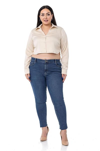DISENTIS MODEST Cămașă Crop Bej de mărimi Plus cu manșete din satin