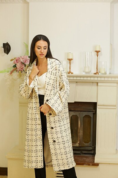 Nur OSKAY Siyah Beyaz Tüvid Kaban