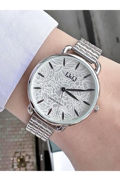 Q&Q Women's Metal Cord Wristwatch