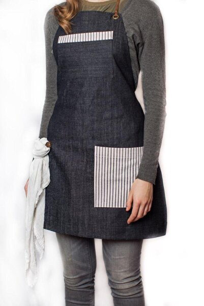 ÖNLÜK SEPETİ مريلة مطبخ بتفاصيل جيب مخططة من قماش الدنيم مع حزام للمقهى والمط...