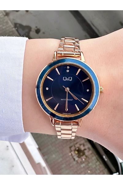 Q&Q Women's Metal Cord Wristwatch