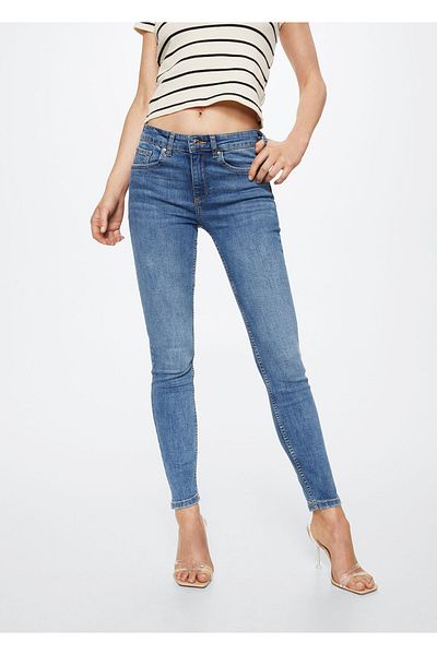 MANGO Woman Damenhose für Erwachsene in mittlerer Denimfarbe37010102