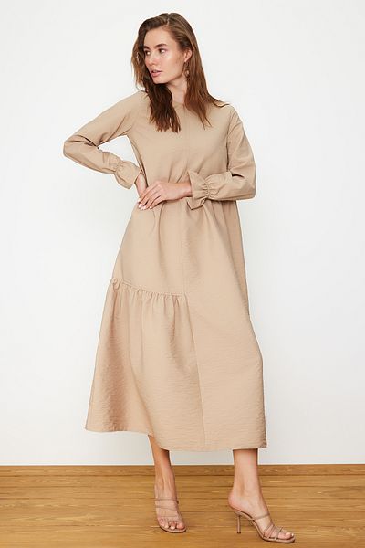 Trendyol Modest Μπεζ μανίκι Λεπτομερές απλό ύφασμα φόρεμα TCTSS24EB00056
