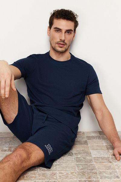 Trendyol Collection Sada pleteného pyžama s texturou v námořnické modré Regular Fit s šortkami TMNSS23PT00032