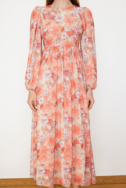 Trendyol Modest Oranžové květinové lemované tkané šaty TCTSS24EB00100