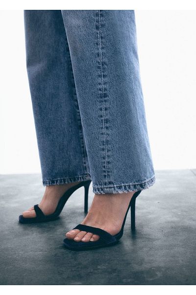 MANGO Woman Sandale din catifea cu toc