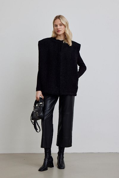 Manuka LOLA PLUSH VEST BLACK