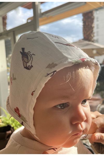 runbaby Muslin Fabric Double Sided Baby Bonnet Hat with Bird Pattern (3-9 MONTHS)