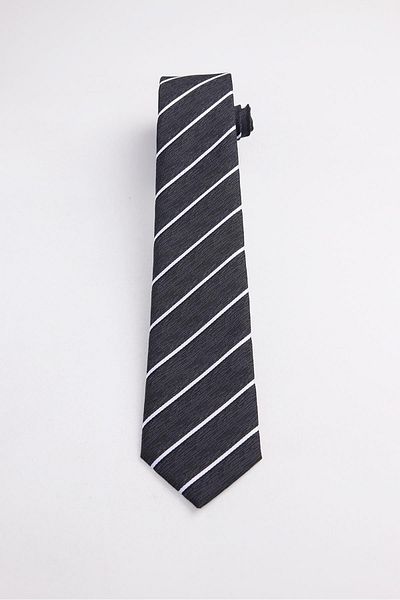 Tudors Classic Patterned Black Tie with Pocket Handkerchief