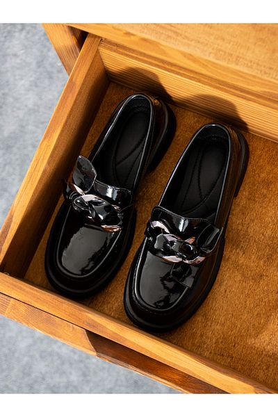 Alemdar Shoes POPPY черна лачена верижка с детайли