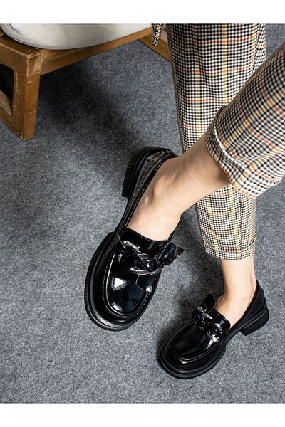 Alemdar Shoes POPPY черна лачена верижка с детайли