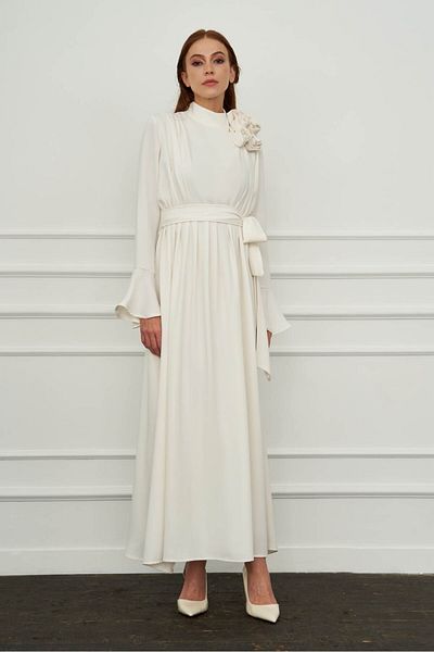 Mizalle Φόρεμα Maxi Ecru με Λεπτομέρεια Λουλουδιού