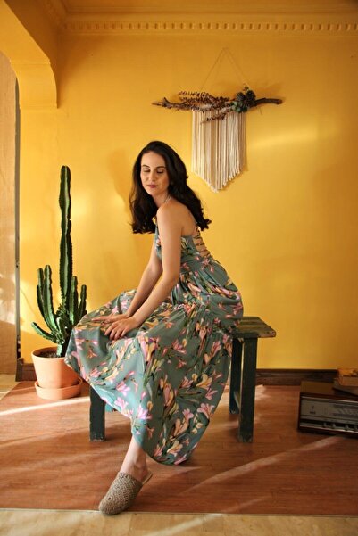 Nur OSKAY Kadın  Viscon Yeşil Çiçekli Sırt Detaylı Elbise