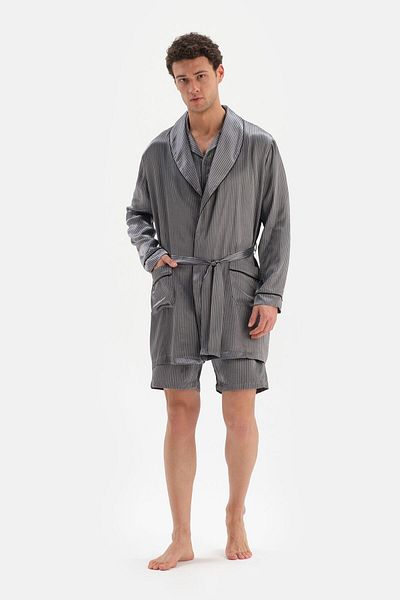 Dagi Grauer Morgenmantel aus Jacquard-Satin mit Schalkragen