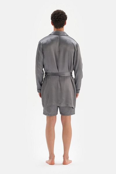 Dagi Grauer Morgenmantel aus Jacquard-Satin mit Schalkragen