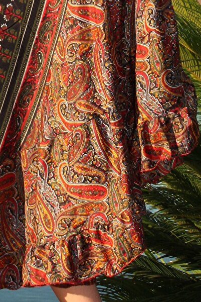 Bohemian Kadın Siyah Şal Desenli Askılı Fırfırlı Ipek Elbise