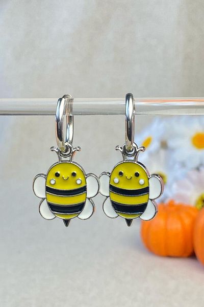 Jaida Moda Women's Silver Stainless Steel Bee Figured Charm Dangle Hoop Earrings