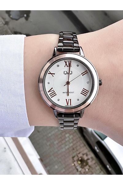 Q&Q Women's Metal Cord Wristwatch