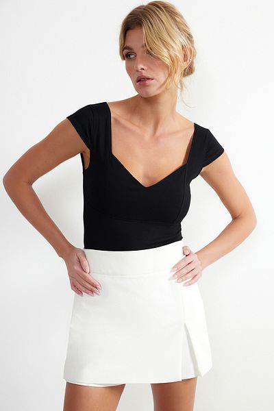 Trendyol Collection Μαύρη λαιμόκοψη Sweetheart Εφαρμοσμένη Βαμβακερή Stretch Πλεκτή Μπλούζα TWOSS24BZ00113