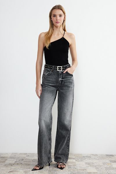 Trendyol Collection Graue Vintage-Jeans mit hoher Taille und blassem Effekt – Sustainable Wide Leg TWOSS24JE00018