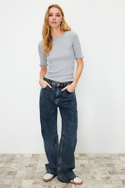 Trendyol Collection Šedá melanžová žebrovaná přiléhavá pletená halenka s výstřihem TWOSS23BZ00025