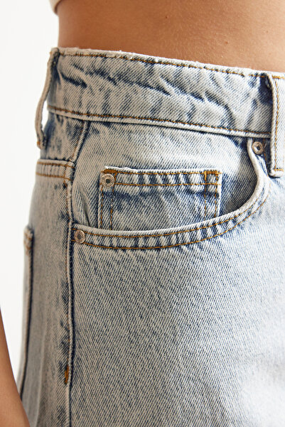 Trendyol Collection Světle modré Baggy Jeans s vysokým pasem TWOSS24JE00113