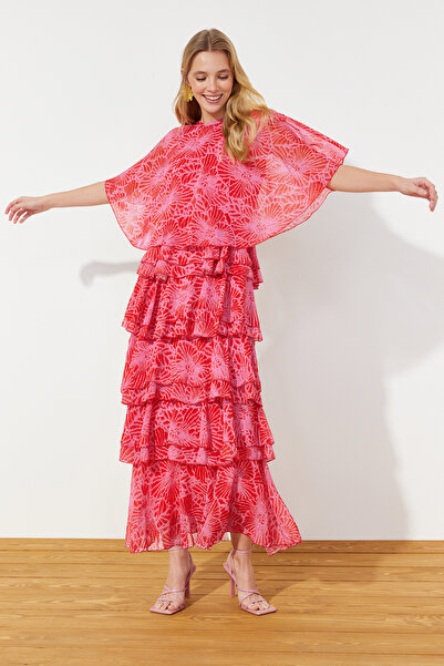 Trendyol Modest Ροζ φλοράλ φούστα με στρώσεις σιφόν βραδινό φόρεμα TCTSS24DB00007