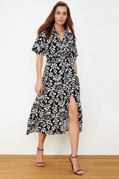 Trendyol Collection Φόρεμα μίντι υφαντό πουκάμισο με φλοράλ στάμπα σε μαύρο ζωνάρι TWOSS20EL2822