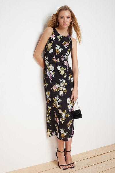 Trendyol Collection Černé květinové midi tkané šaty bez rukávů TWOSS24EL00440