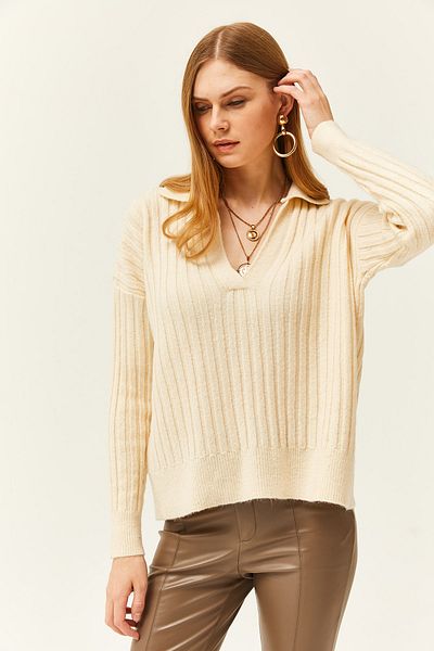 Olalook Women's Ecru Polo Collar Thick Ribbed Soft Textured Sweatshirt KZK-19000764