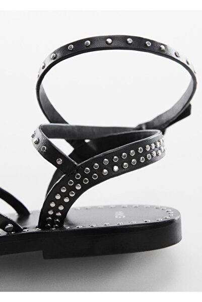 MANGO Woman Kožené sandály s cvočky