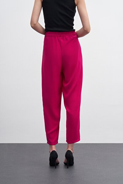 EBU Prive Women's Crepe Double Pleated Carrot Trousers Fuchsia