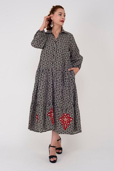 Hazinedan ROCHIE LUNGA GULER DE CAMISA AUTENTICA CU DETALIU DE BRODARE MARINA