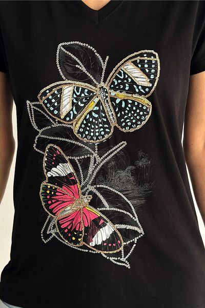 FEMELLE Tricou negru pentru femei, cu decolteu în V, cu paiete fluture, brodat cu paiete, 100% bumbac