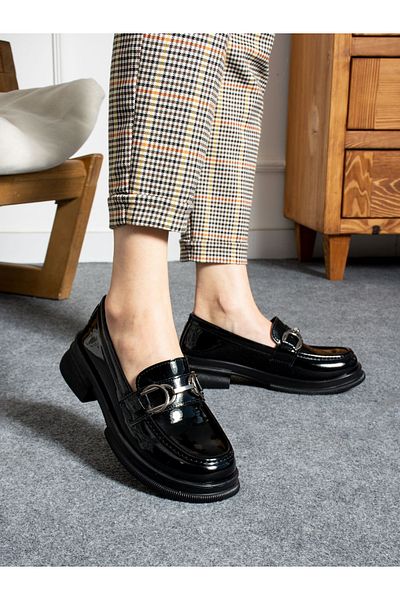 Alemdar Shoes POPPY Черен дамски мокасини с катарама и лачена кожа