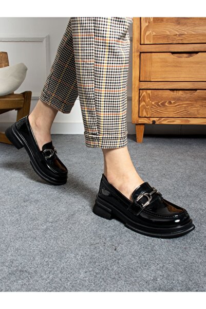 Alemdar Shoes POPPY Черен дамски мокасини с катарама и лачена кожа