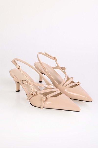Shoeberry Joelle Stilettos aus Lackleder mit Gürtel und Schnalle in Nude