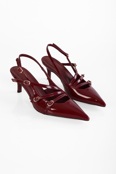 Shoeberry Dámská Joelle Claret červená lakovaná přezka se špičatým jehlovým podpatkem