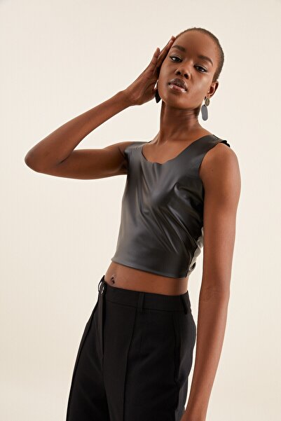 Quincey Жіноча чорна шкіряна коротка блуза