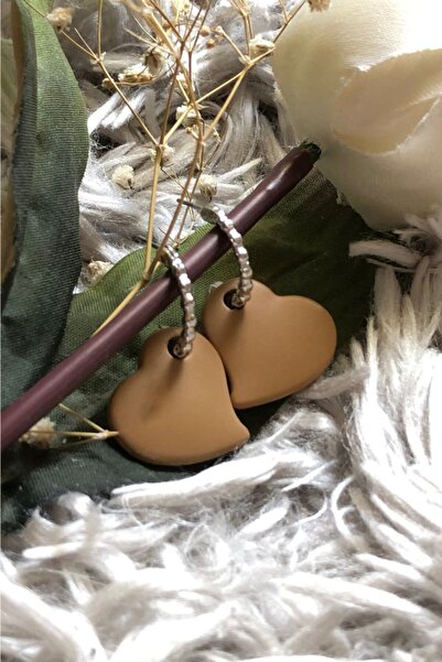 Leerybee Matte Milk Coffee Color Antiallergic Heart Earrings