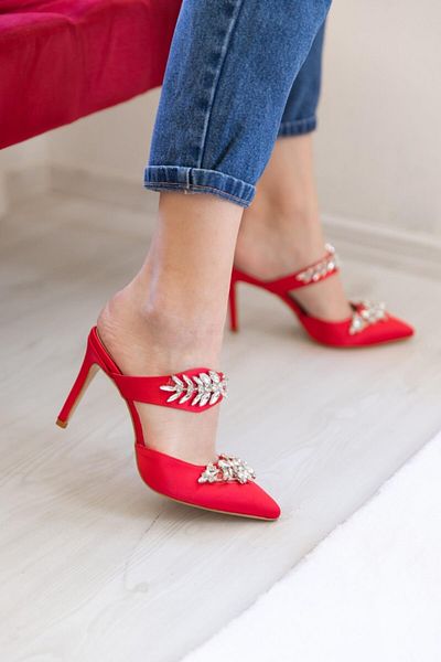 SHOEBELLAS Women's Red Satin Been Heeled Shoes